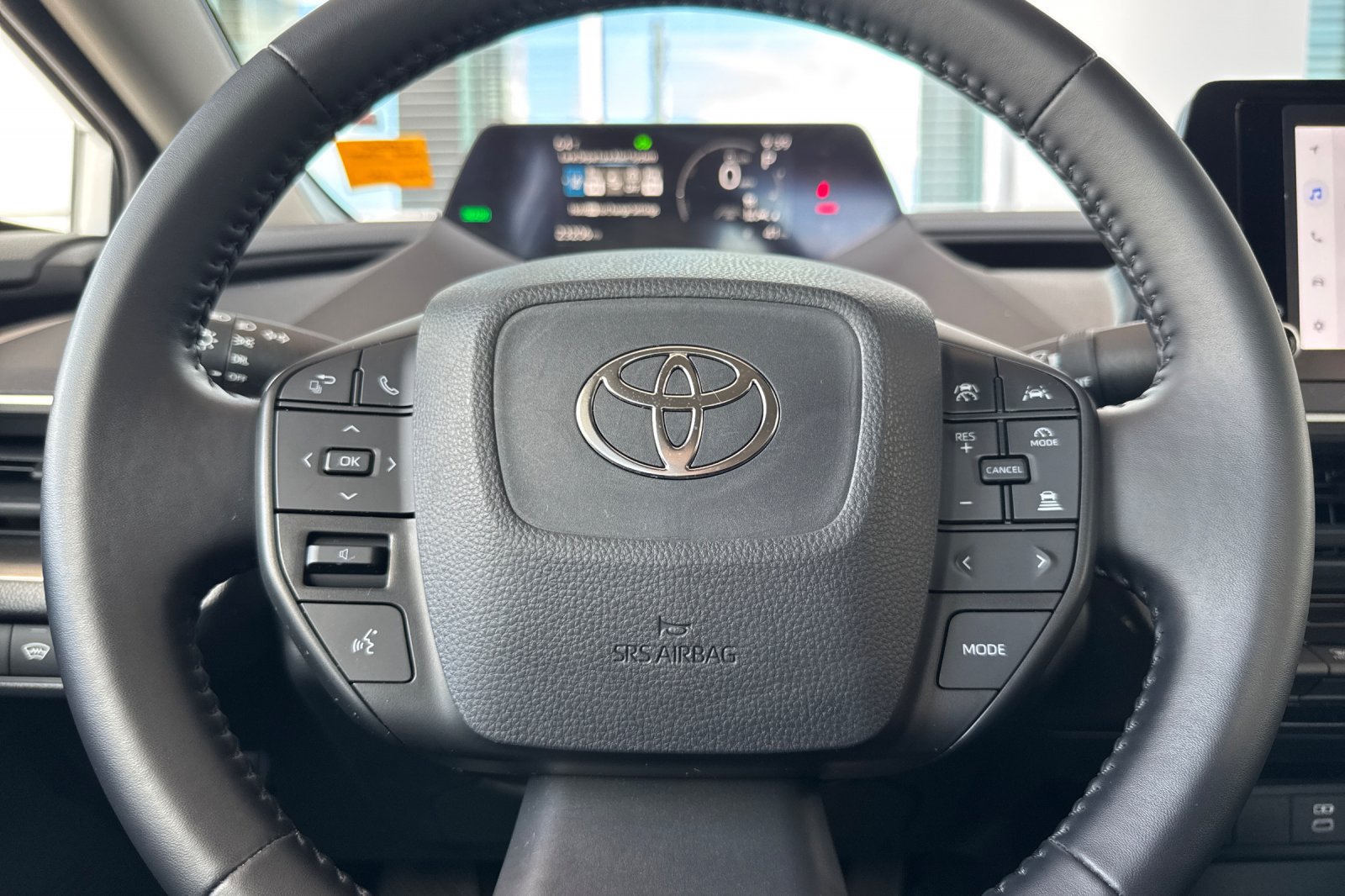 Used 2024 Toyota Prius LE FWD image 27
