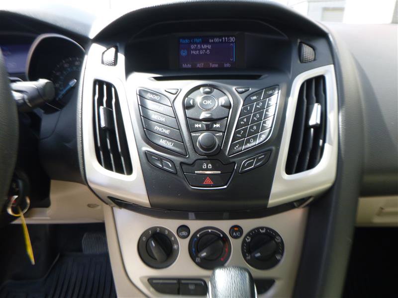Used 2013 Ford Focus SE w/ SE Winter Pkg FWD image 13