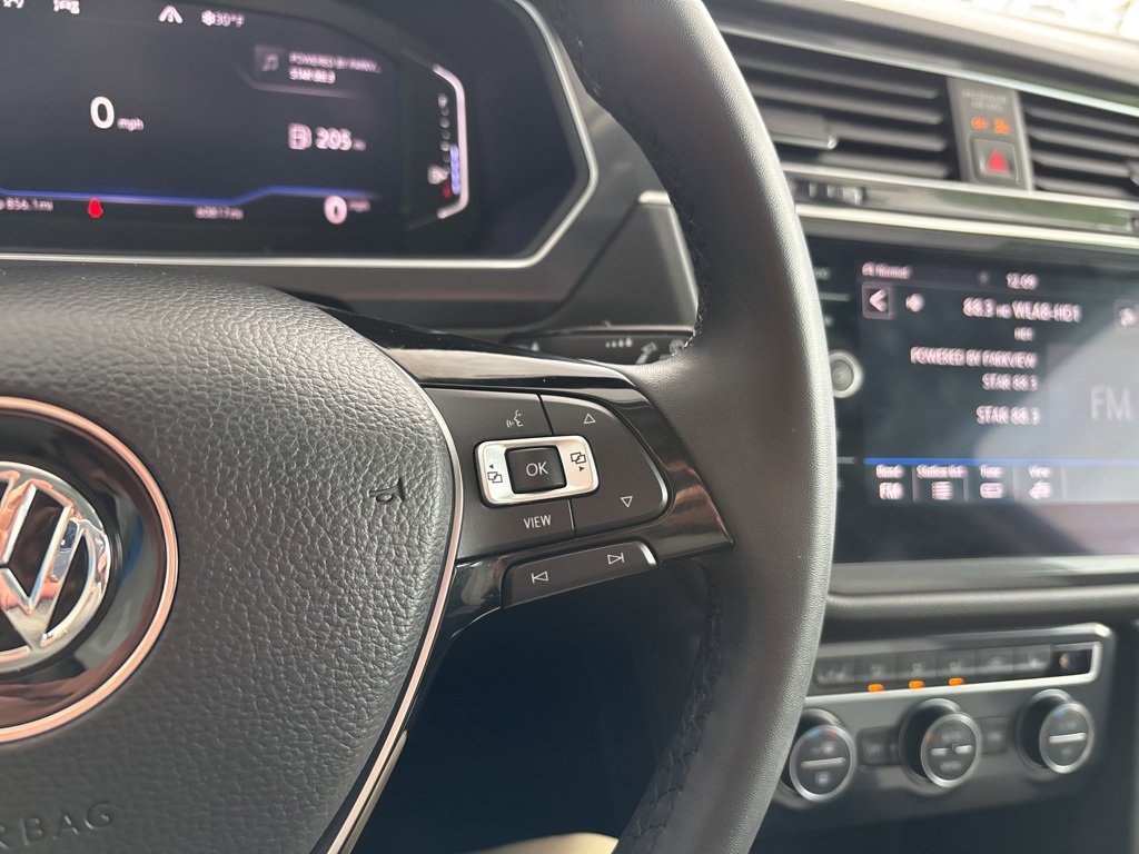Used 2020 Volkswagen Tiguan SEL image 16