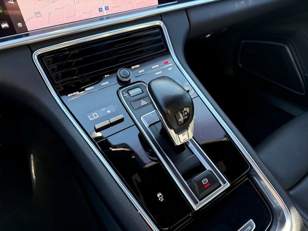 Used 2022 Porsche Panamera Platinum Edition image 20