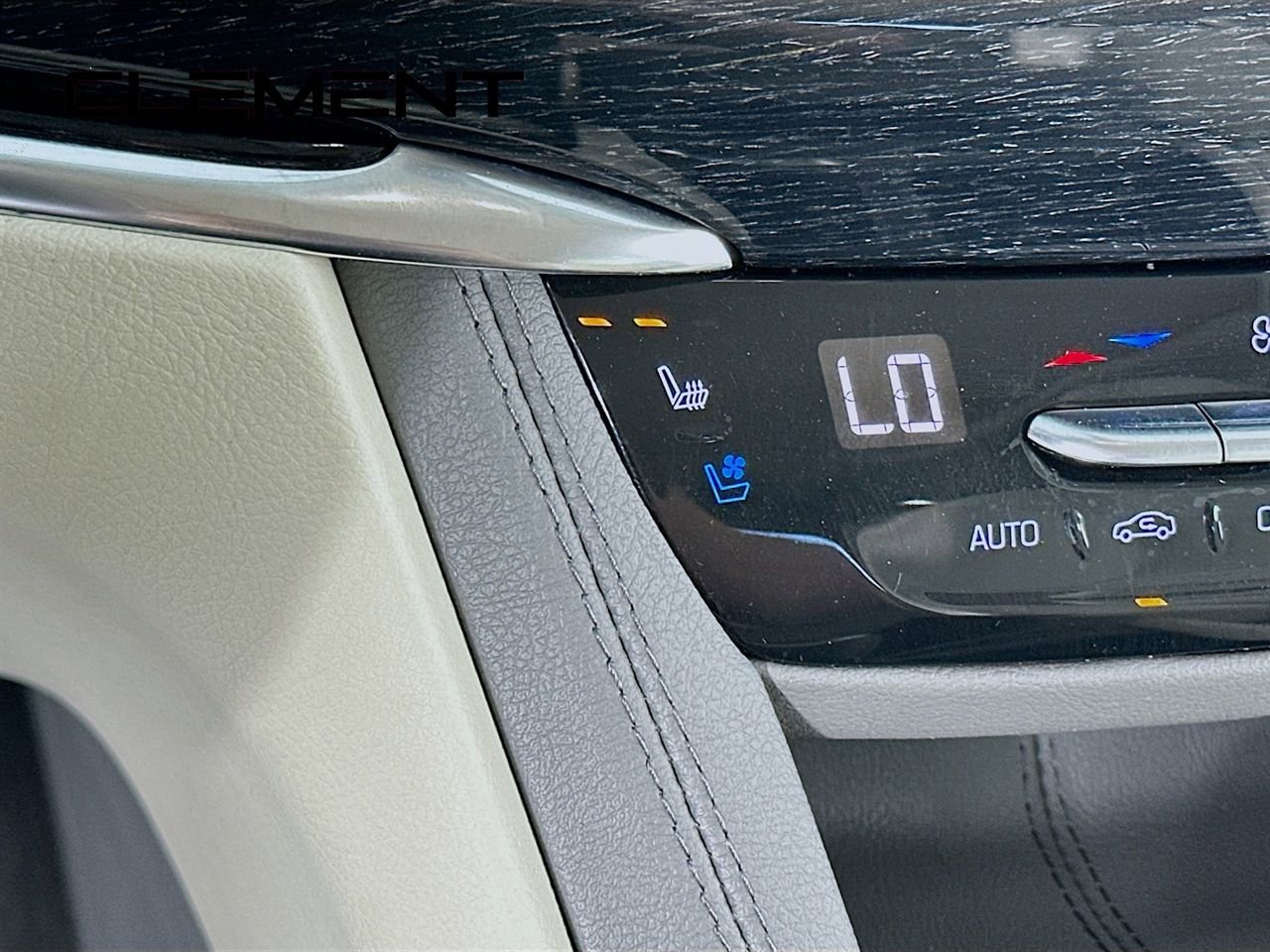 Used 2022 Cadillac XT6 Premium Luxury AWD/4WD image 23