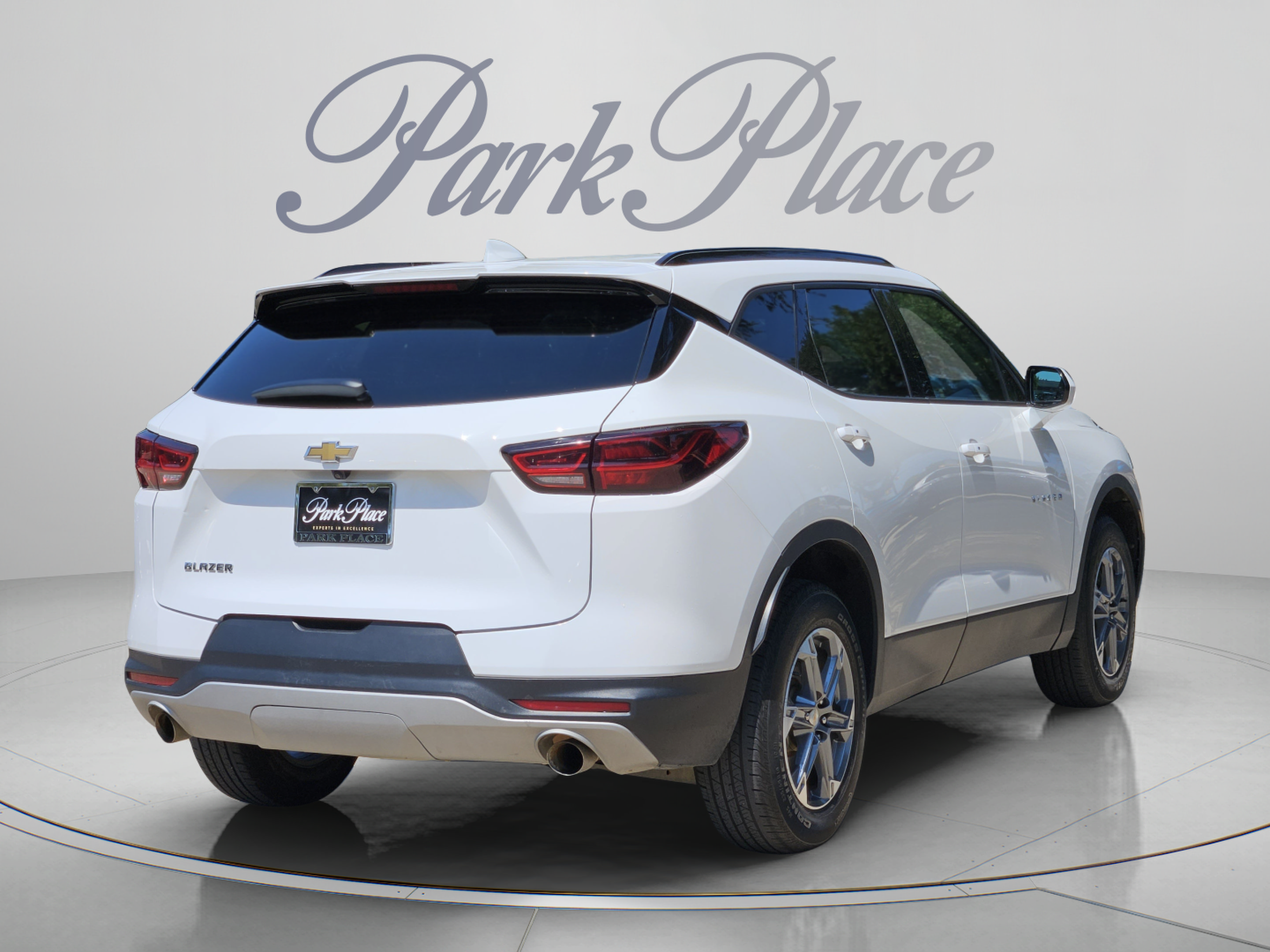 Used 2023 Chevrolet Blazer LT w/ Convenience Package FWD image 6