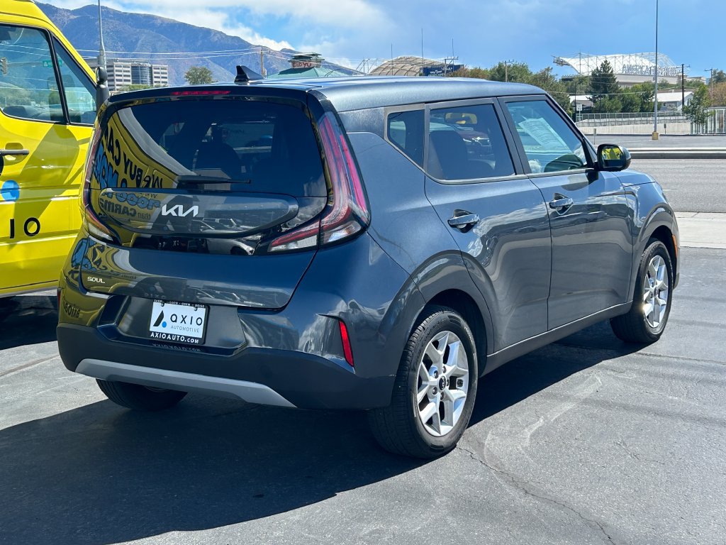 Used 2024 Kia Soul LX w/ Option Group 015 FWD image 4
