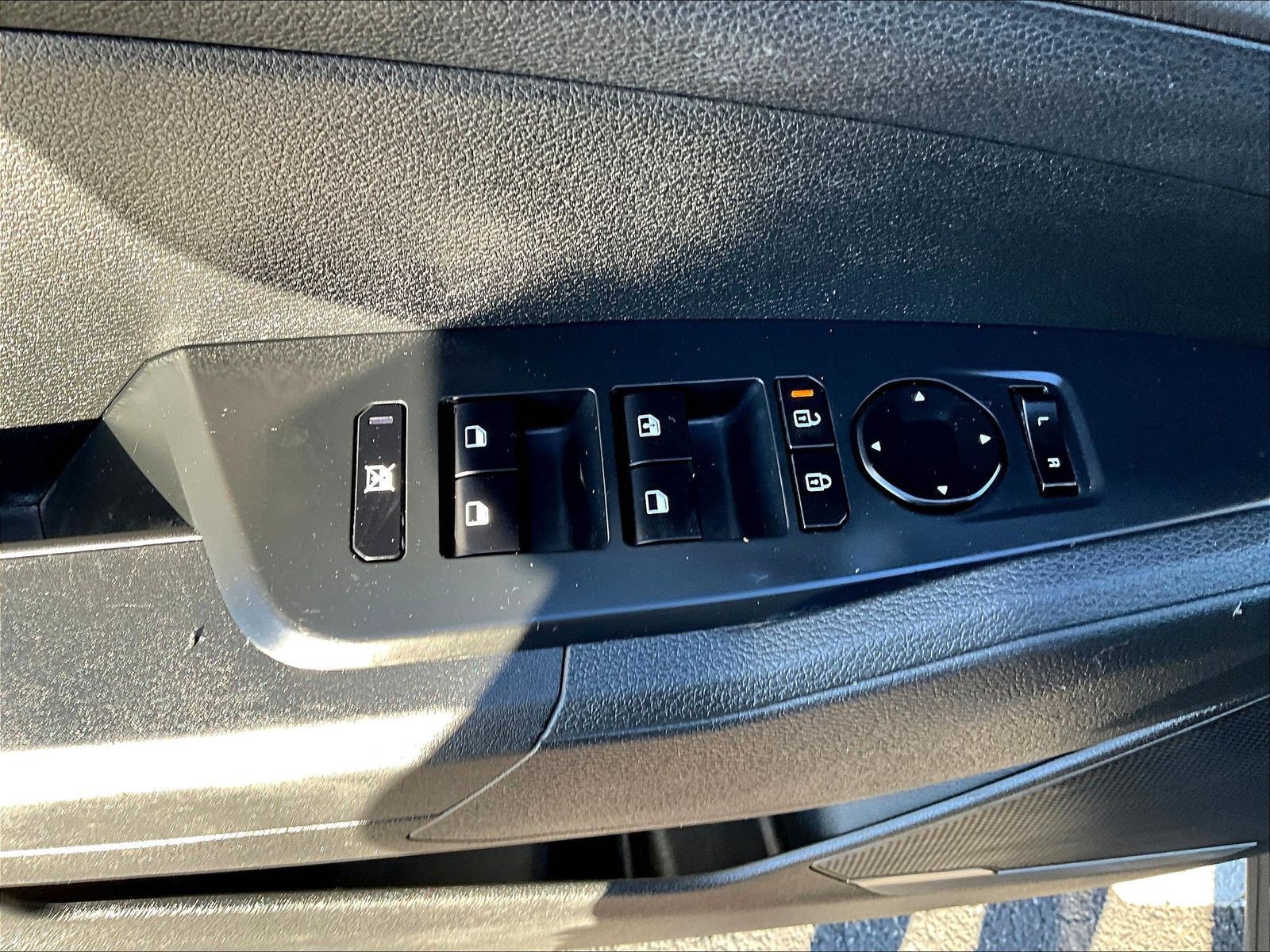 Used 2026 Kia Sportage LX FWD image 35