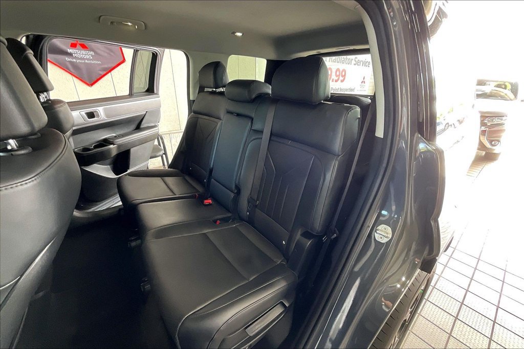 Used 2025 Hyundai Santa Fe SEL AWD/4WD image 14