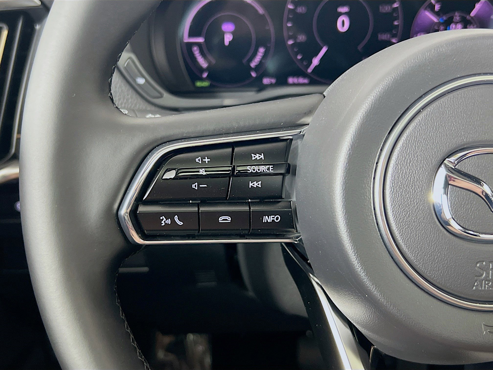 New 2025 MAZDA CX-70 Plug-In Hybrid w/ Premium Pkg image 15