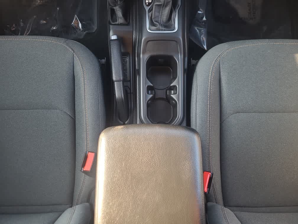 Used 2024 Jeep Wrangler Unlimited w/ Convenience Group AWD/4WD image 19