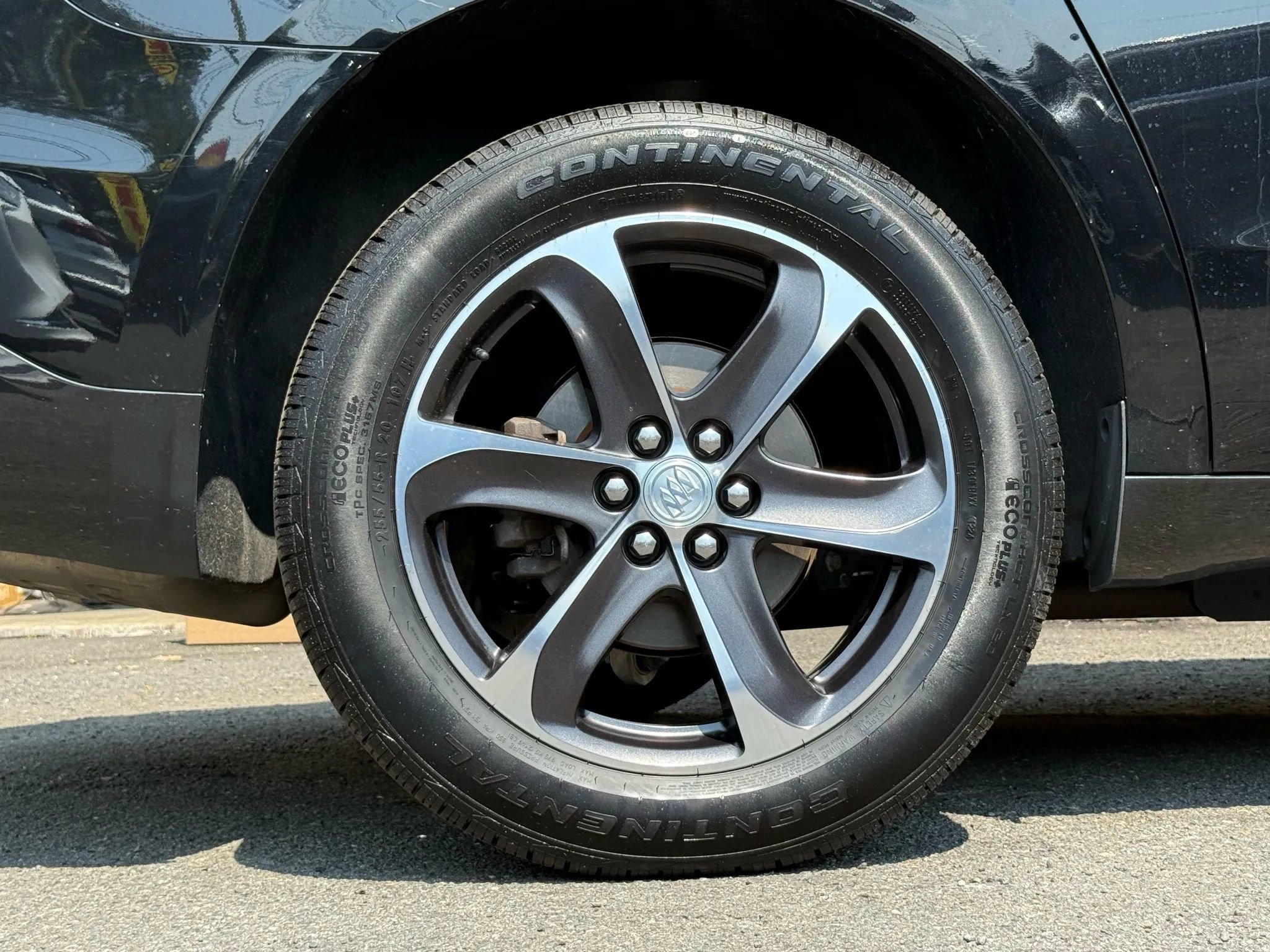 Used 2020 Buick Enclave Essence w/ Sport Touring Edition image 30