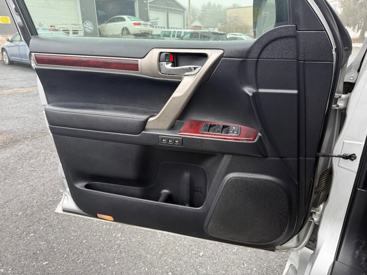 Used 2011 Lexus GX 460 Premium image 11