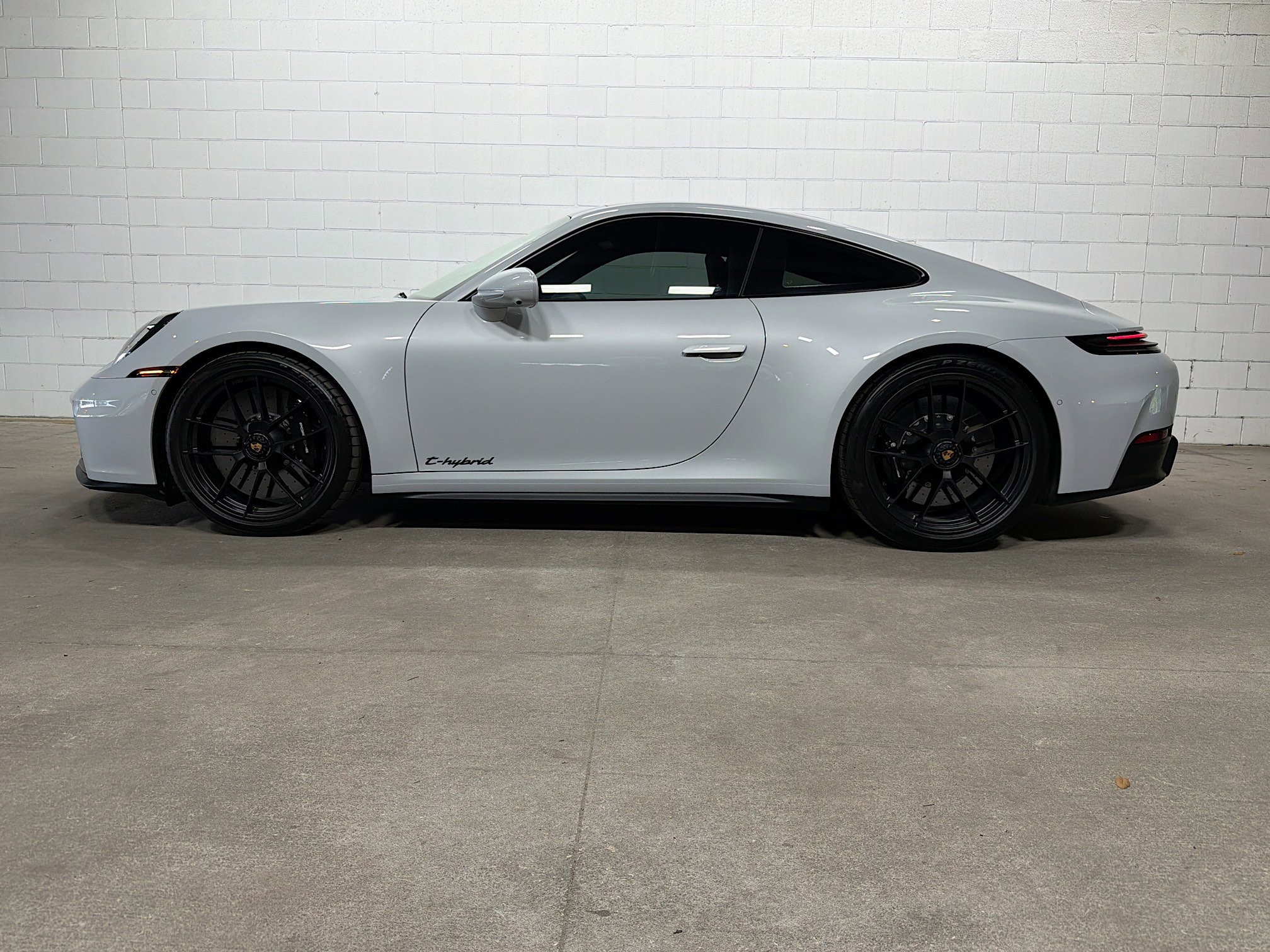 Certified 2025 Porsche 911 Carrera 4 GTS AWD/4WD image 2