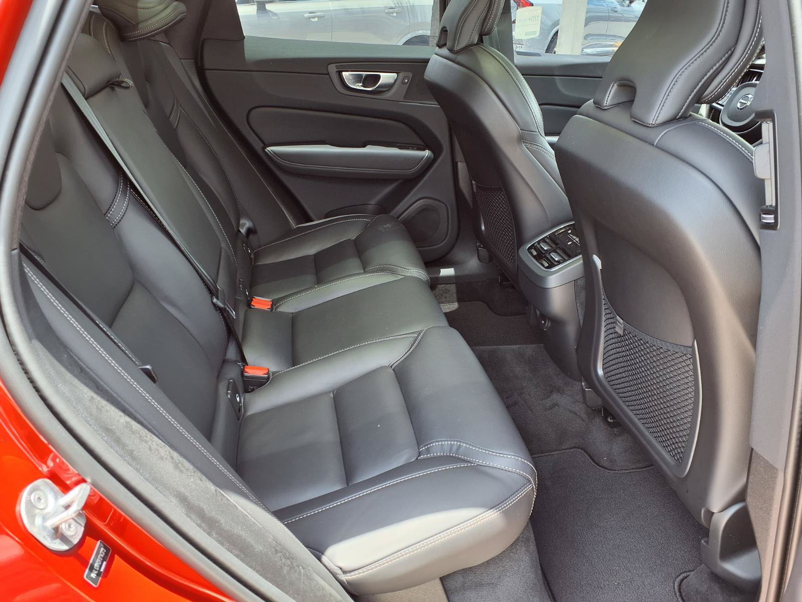 Used 2024 Volvo XC60 B5 Ultimate w/ Climate Package AWD/4WD image 15
