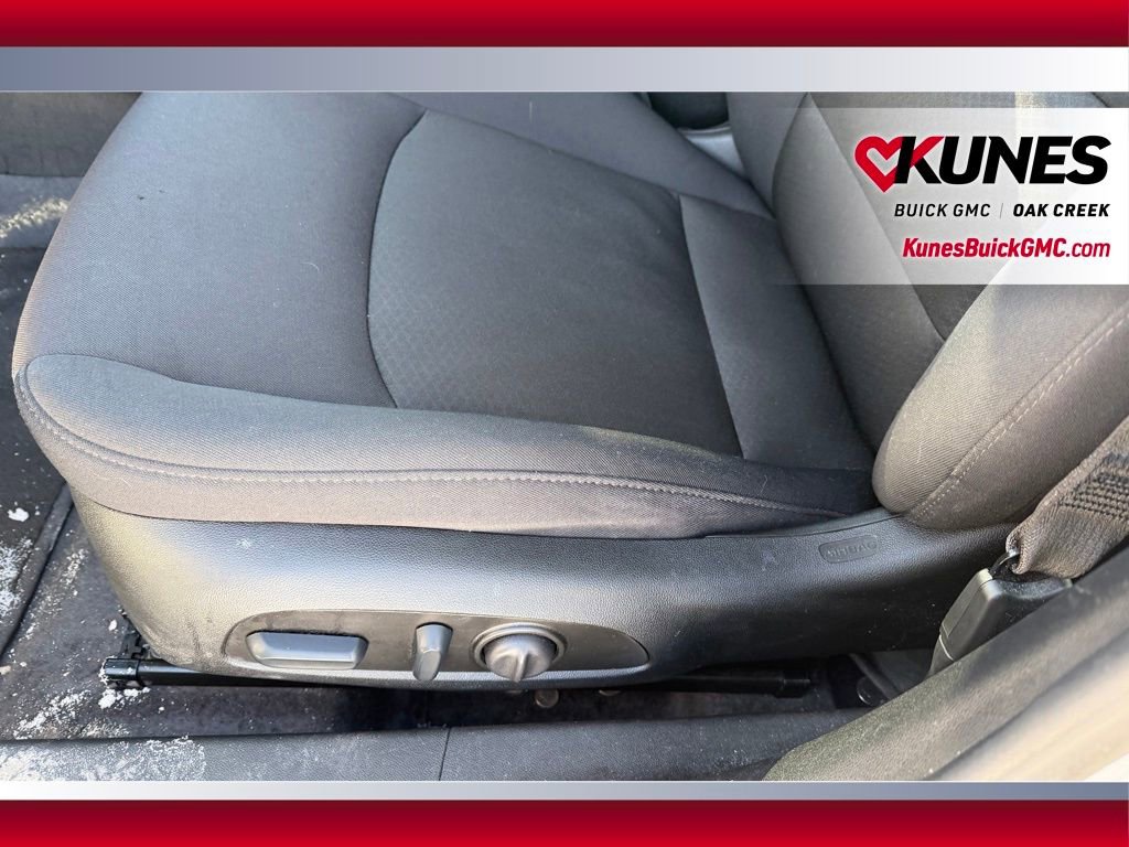 Used 2025 Chevrolet Malibu LT image 7