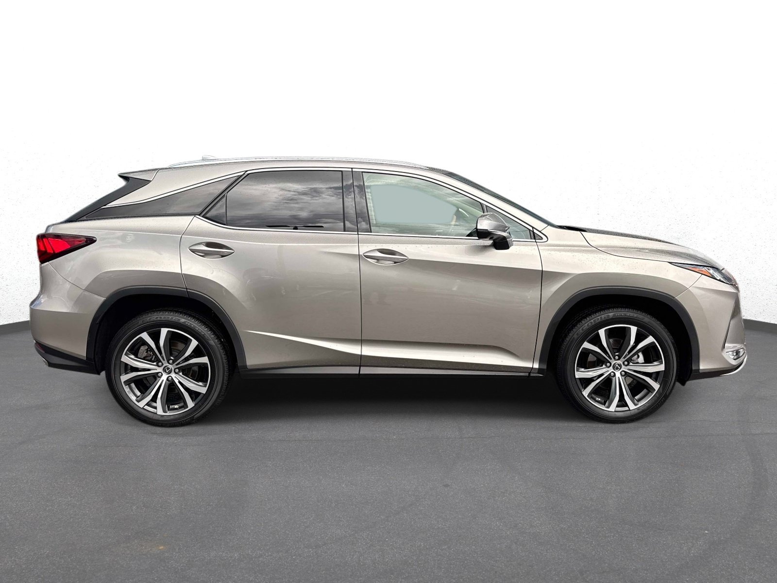 Certified 2022 Lexus RX 350 FWD w/ Premium Package image 2