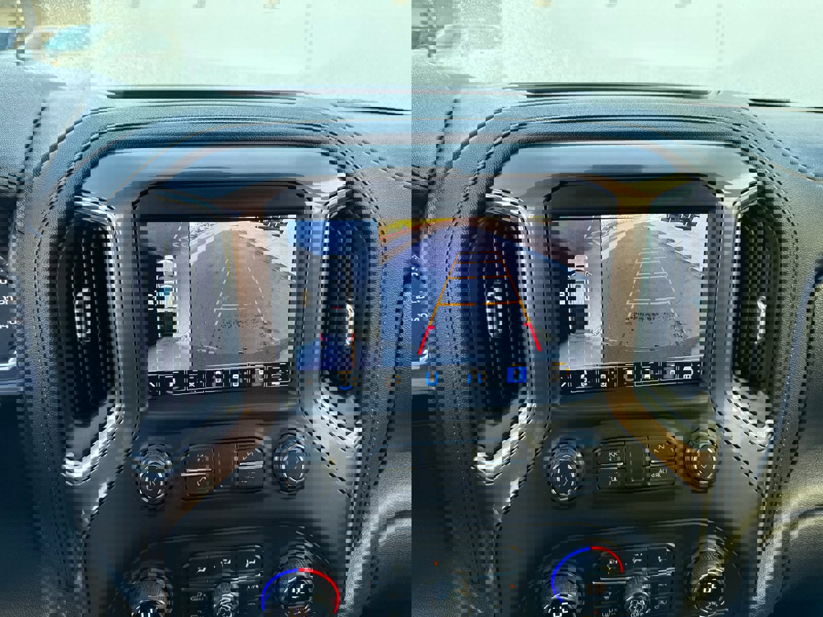 Certified 2021 Chevrolet Silverado 1500 High Country w/ Technology Package image 34