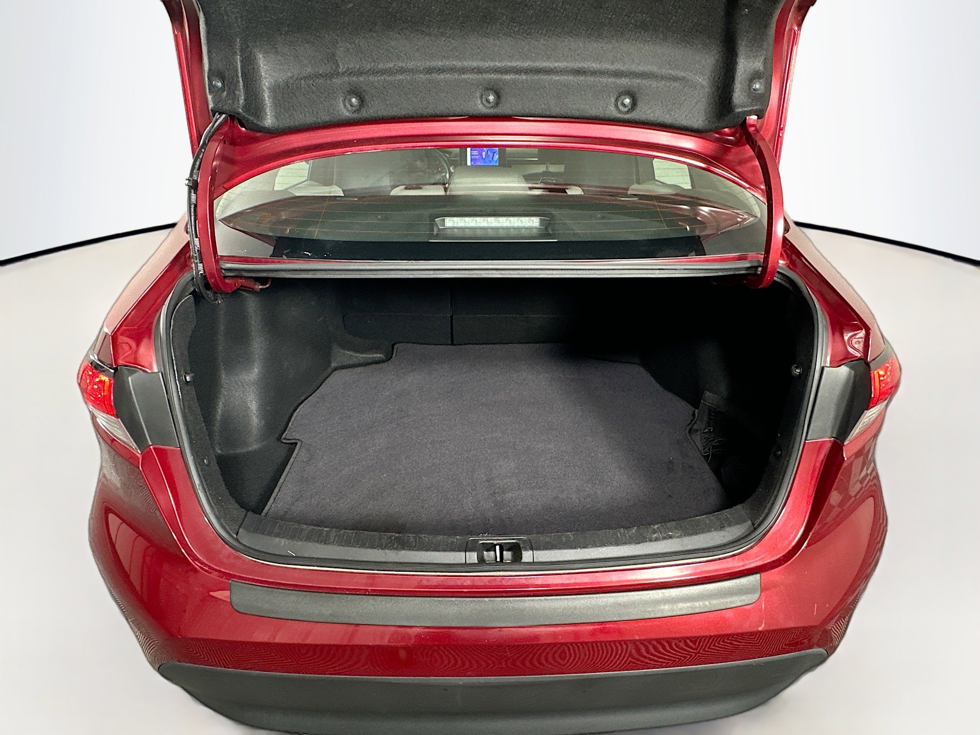 Used 2025 Toyota Corolla LE image 28