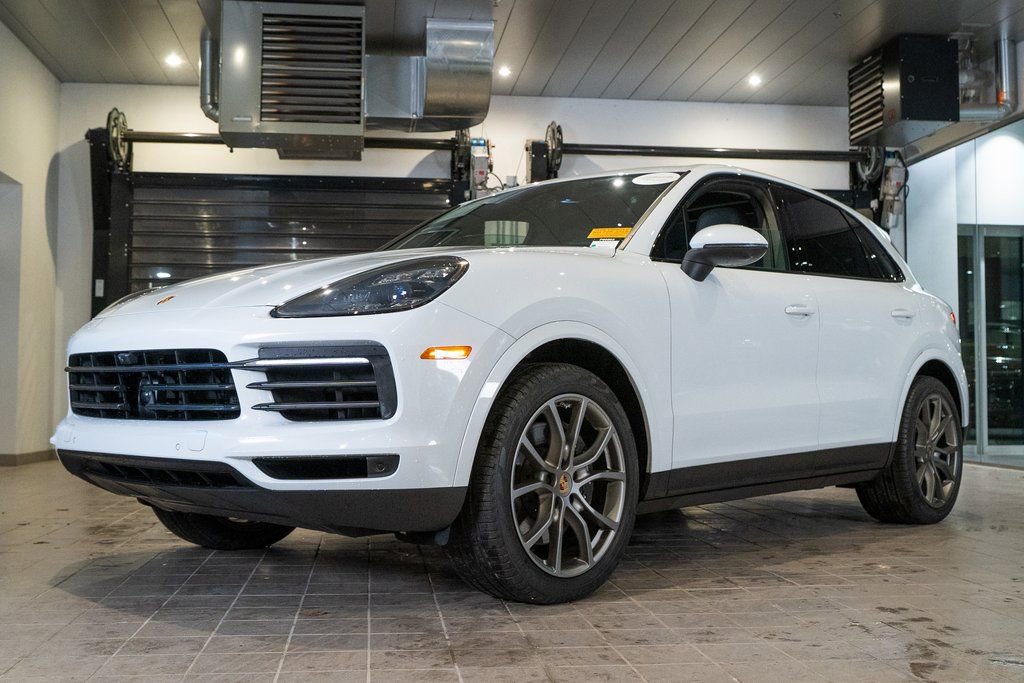Certified 2023 Porsche Cayenne Platinum Edition image 1