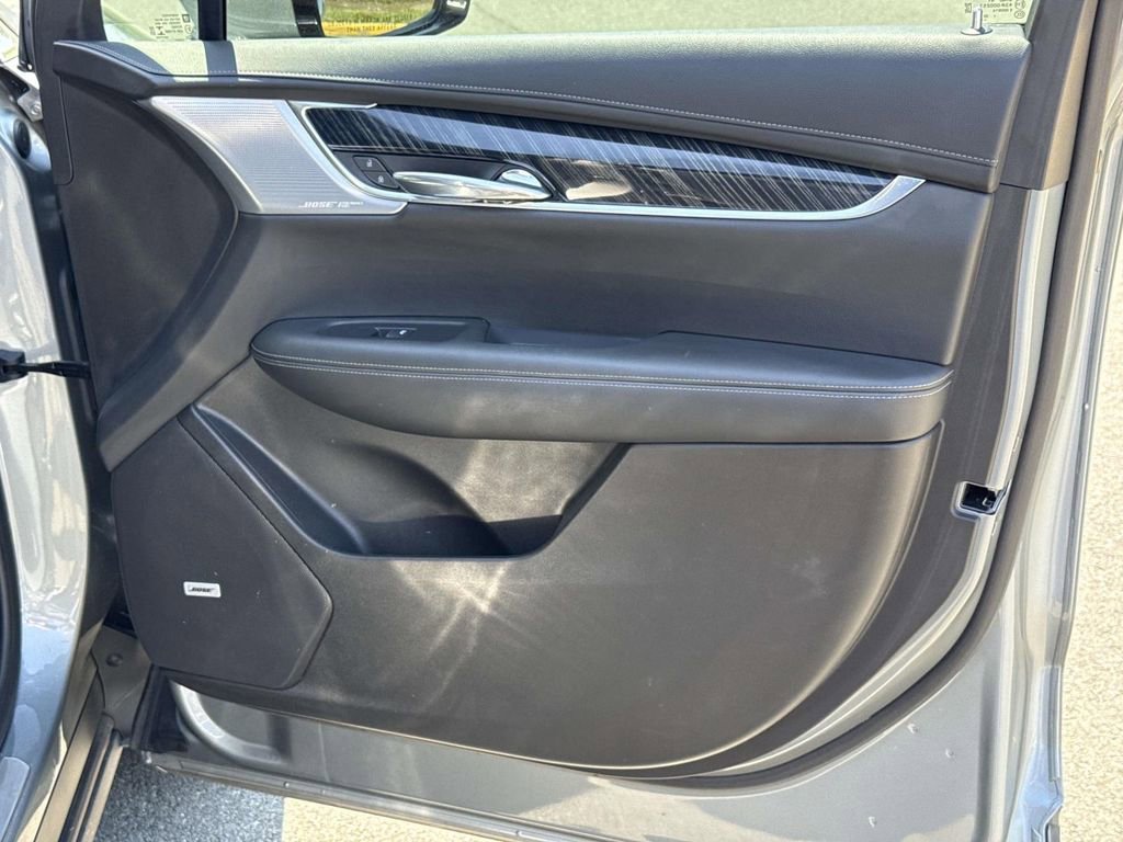 Used 2023 Cadillac XT6 Premium Luxury w/ Technology Package AWD/4WD image 26