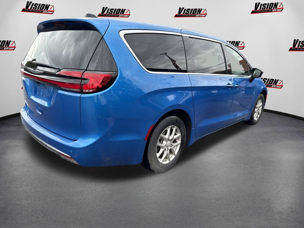 Used 2026 Chrysler Pacifica Select FWD image 5