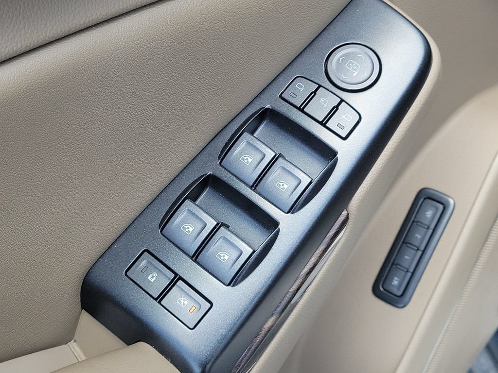 Used 2020 GMC Yukon SLT w/ Premium Edition RWD image 20