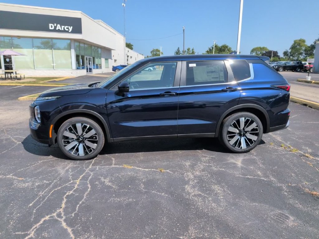 New 2026 Mitsubishi Outlander SE AWD/4WD image 11