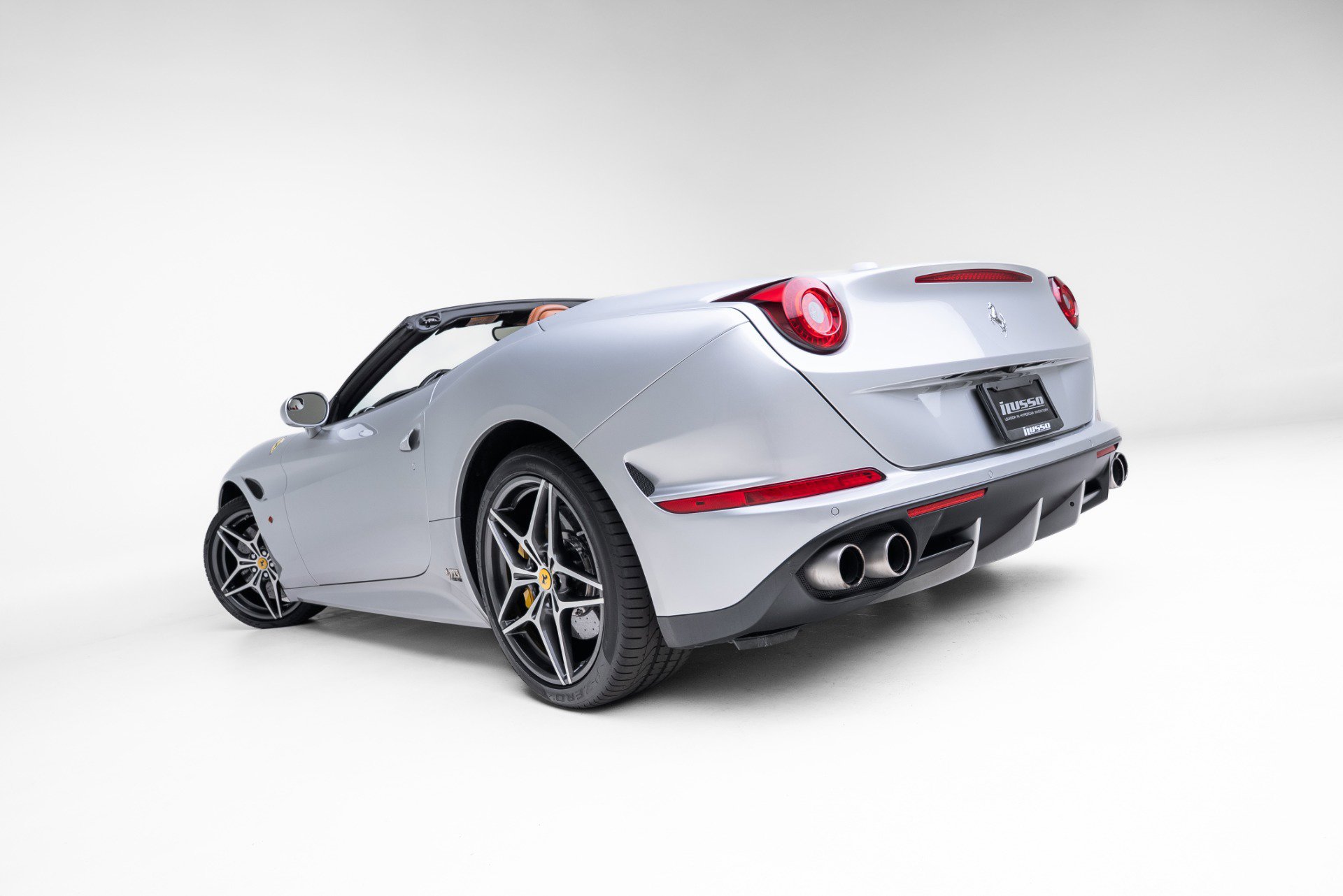 Used 2016 Ferrari California T image 22