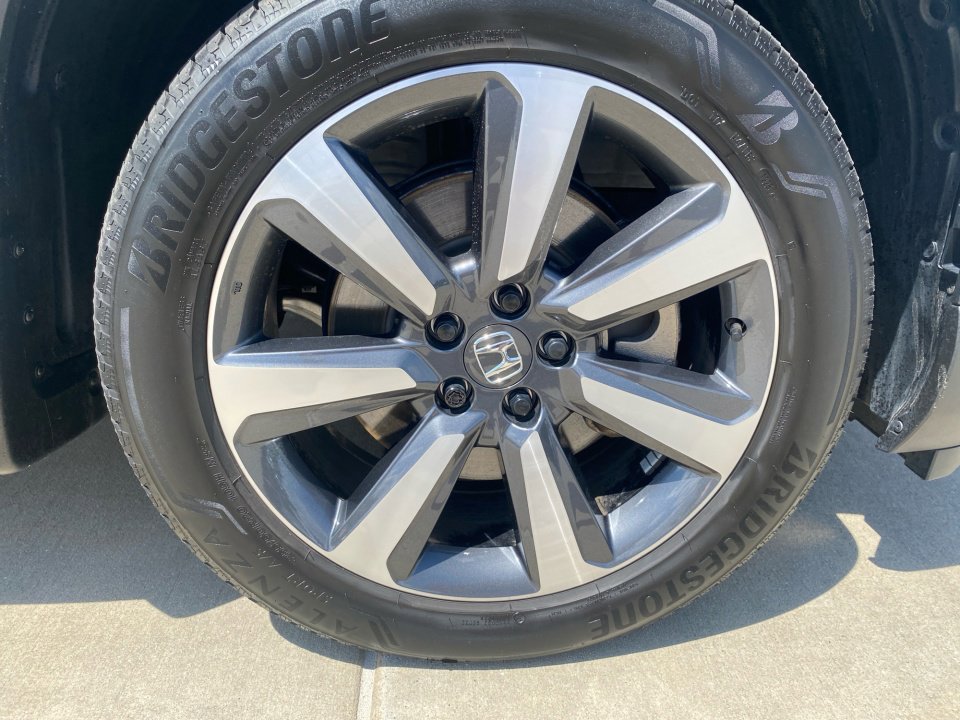 Certified 2025 Honda Pilot Touring image 29