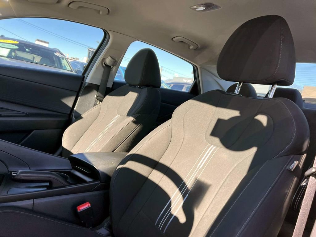 Certified 2022 Hyundai Elantra SEL image 11