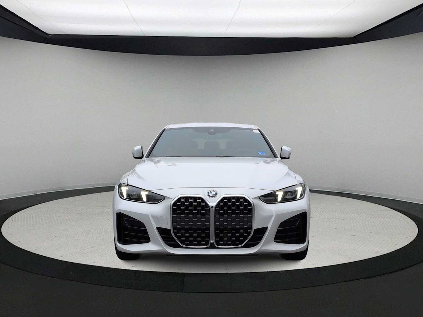 New 2026 BMW 430i xDrive w/ M Sport Package AWD/4WD image 3