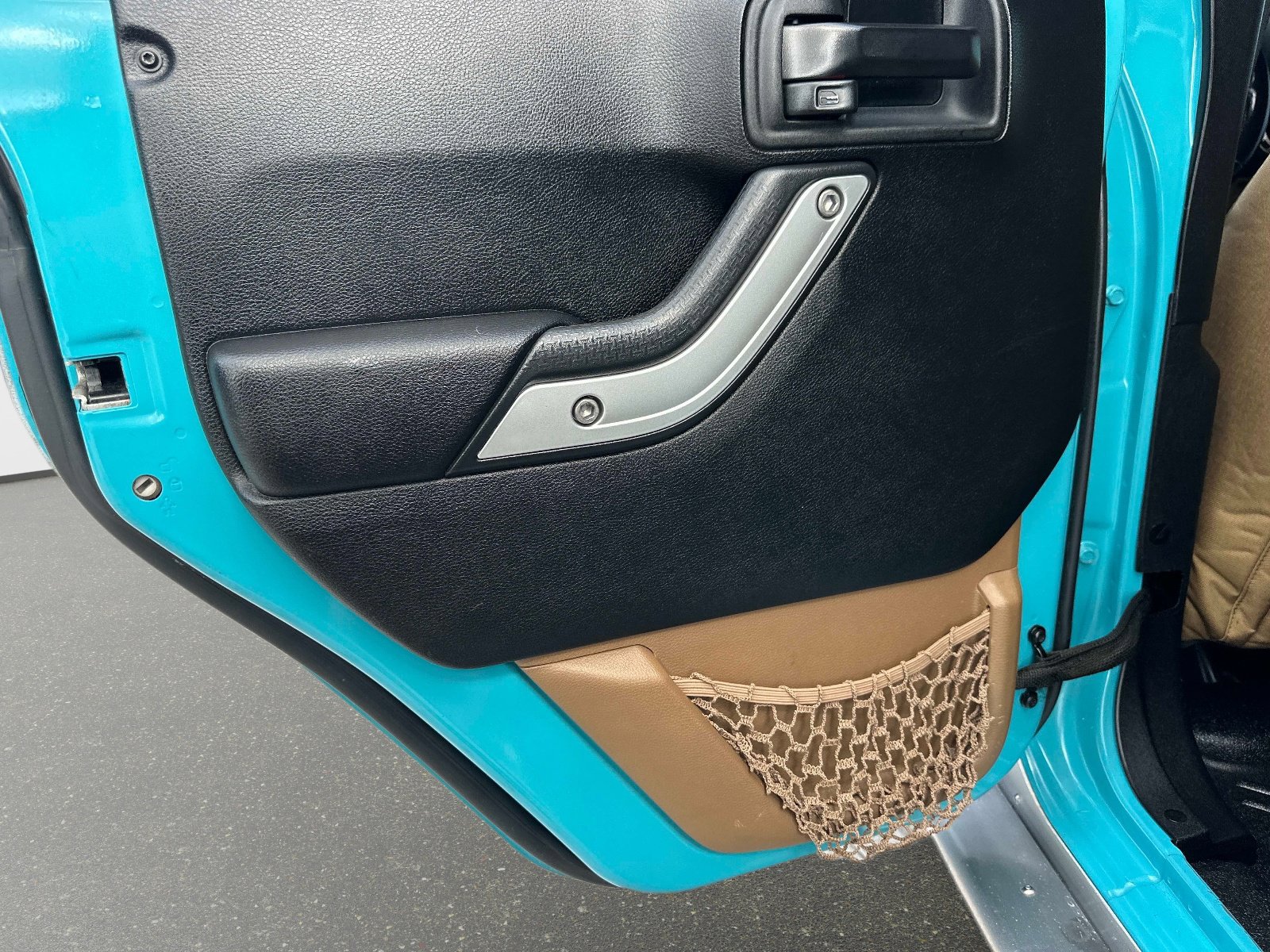 Used 2012 Jeep Wrangler Unlimited Sahara w/ Connectivity Group image 12