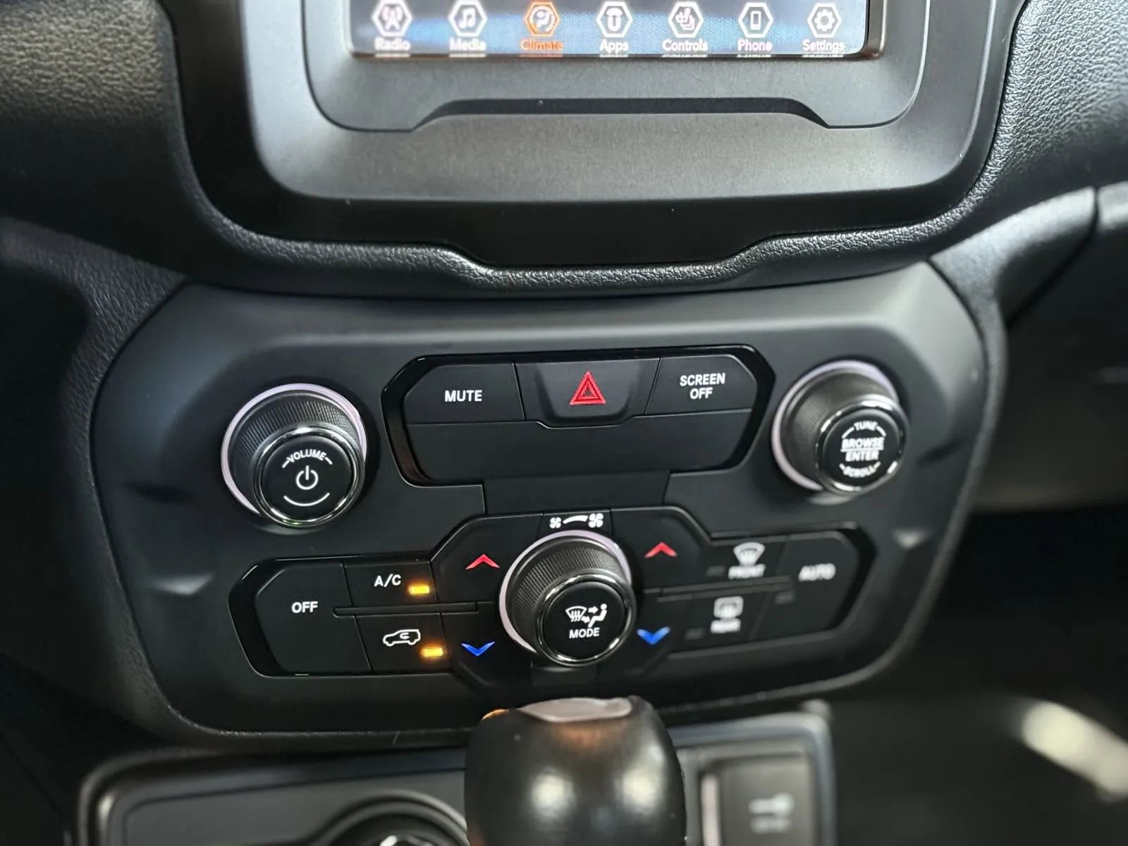 Used 2019 Jeep Renegade Limited w/ Safety and Security Group image 32