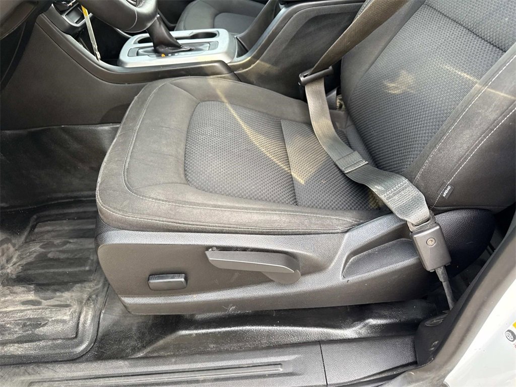 Used 2022 Chevrolet Colorado LT w/ Fleet Safety Package image 11