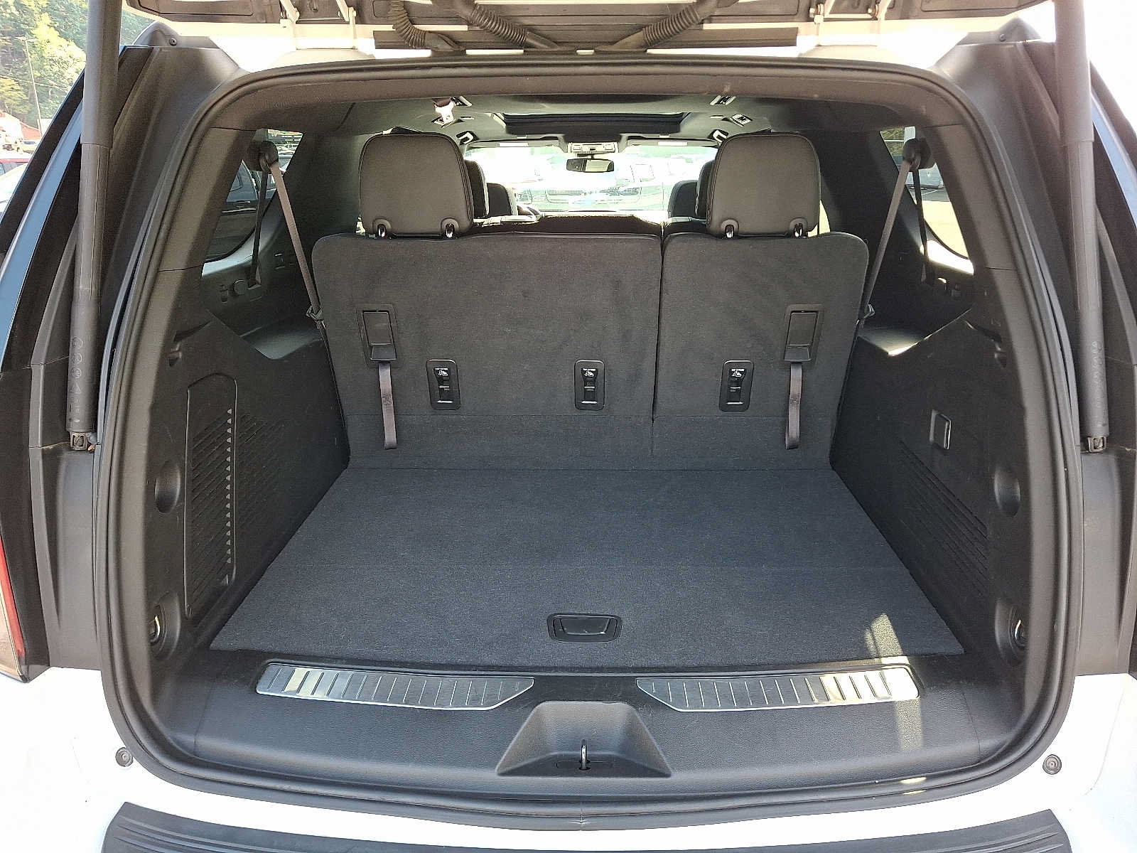 Used 2023 Chevrolet Suburban RST AWD/4WD image 29