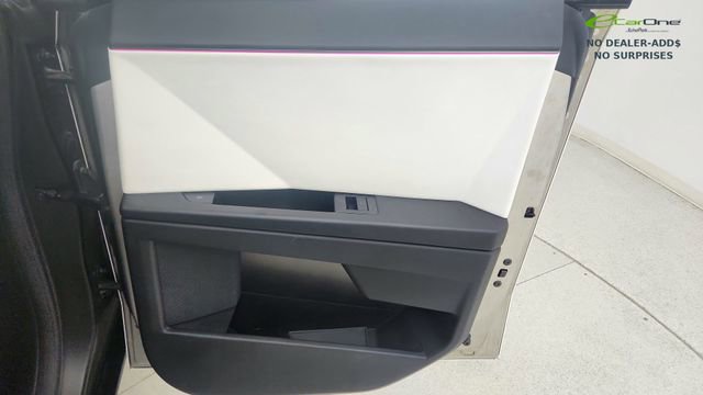 Used 2024 Tesla Cybertruck AWD Crew Cab image 26