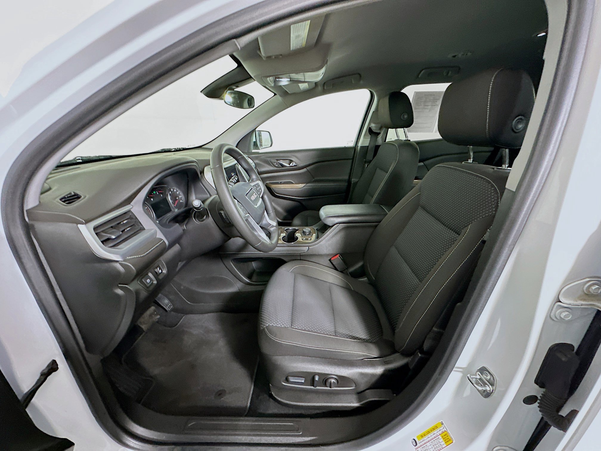 Used 2023 GMC Acadia SLE w/ Driver Convenience Package image 13