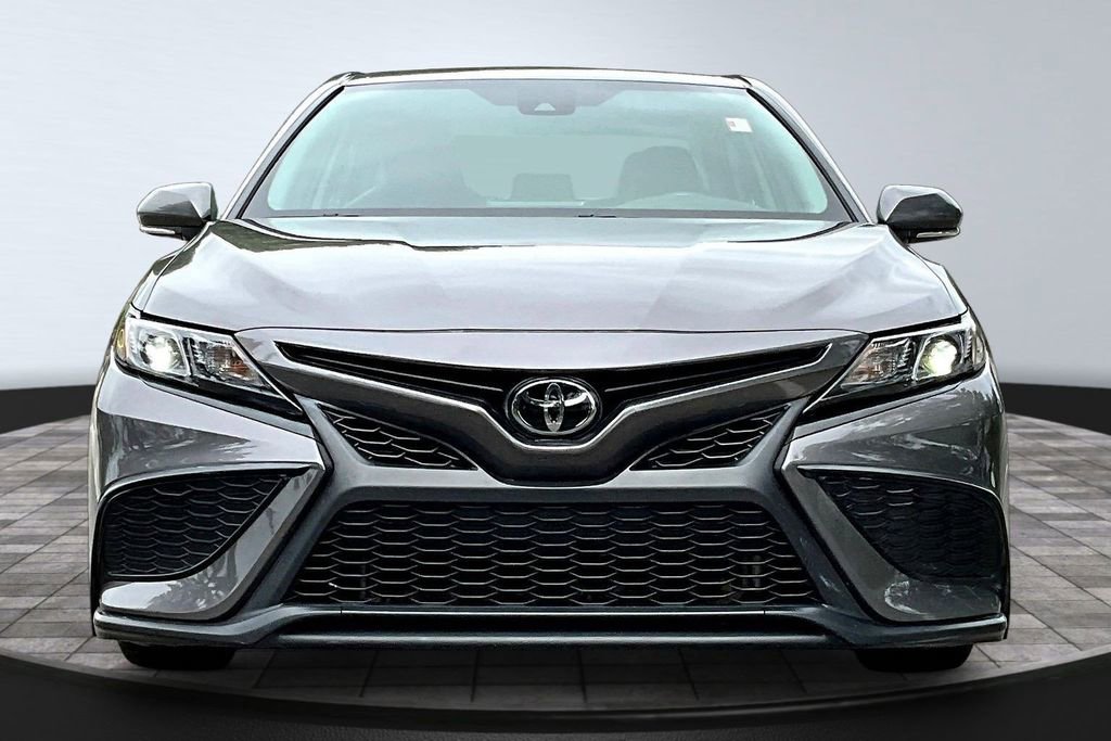 Used 2024 Toyota Camry SE FWD image 2
