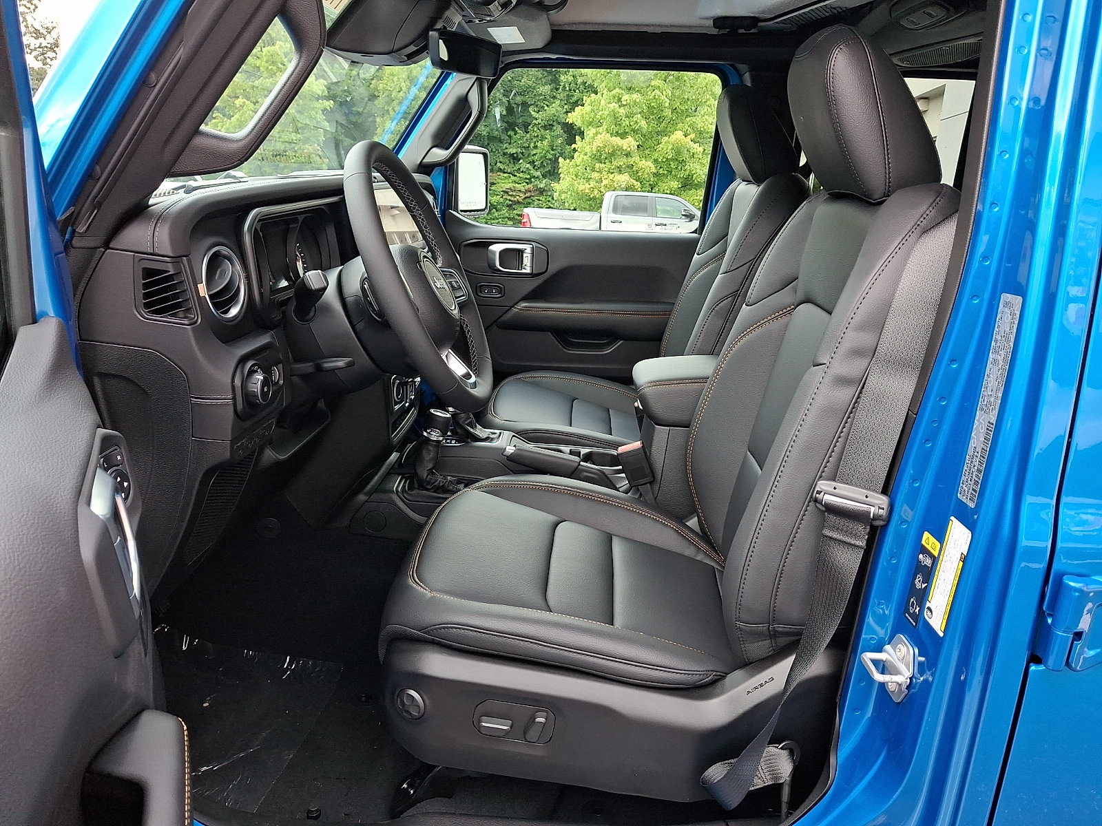 New 2026 Jeep Wrangler Unlimited Sahara AWD/4WD image 9