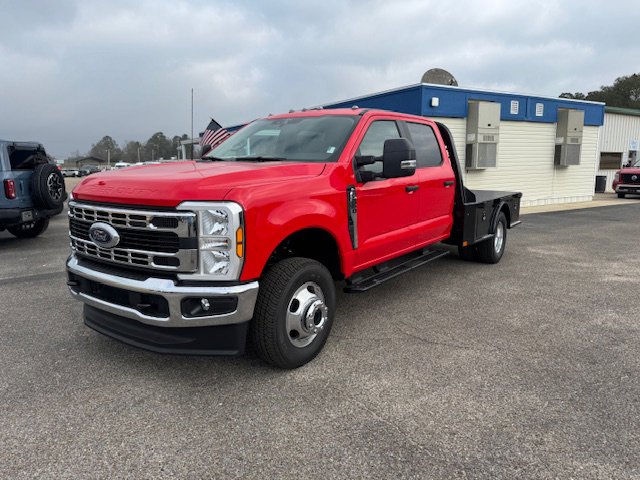 New 2026 Ford F350 XL w/ XL Chrome Package image 2