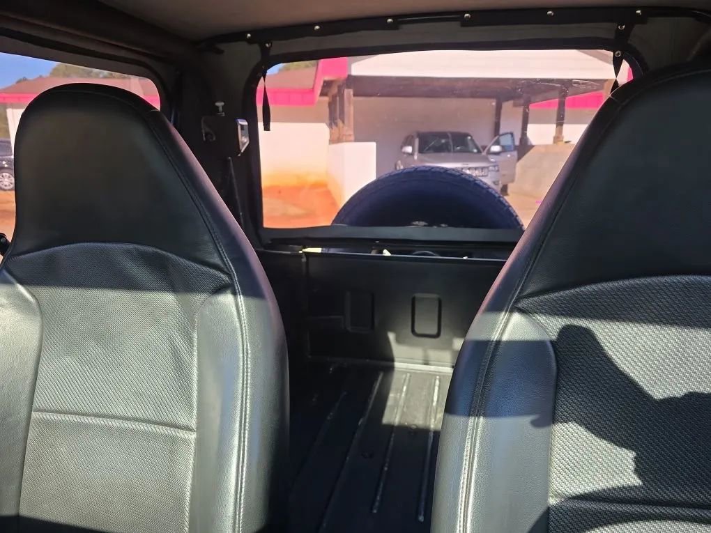 Used 2000 Jeep Wrangler SE image 13