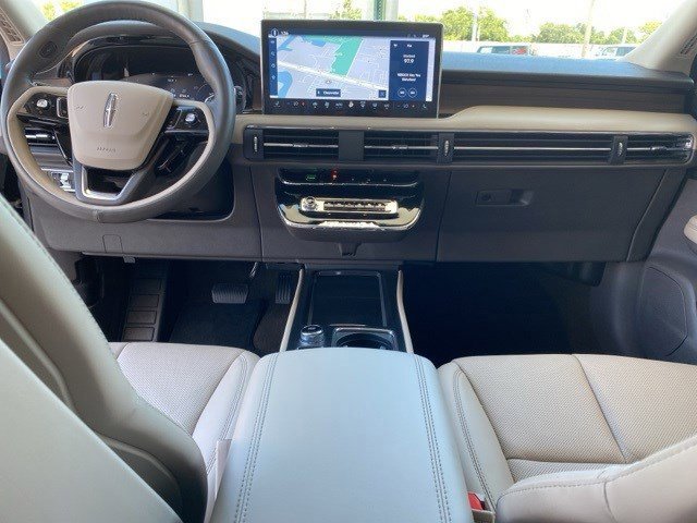 Used 2023 Lincoln Corsair Reserve image 23