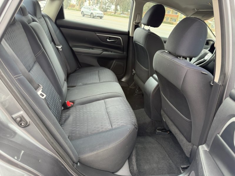 Used 2018 Nissan Altima 2.5 SV FWD image 18