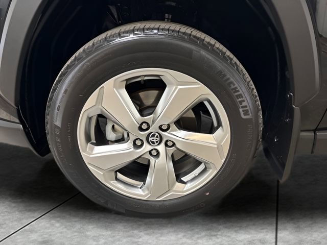 Used 2019 Toyota RAV4 Limited image 29