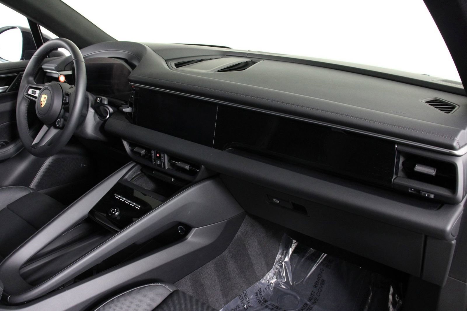 Certified 2025 Porsche Macan 4S Electric image 24