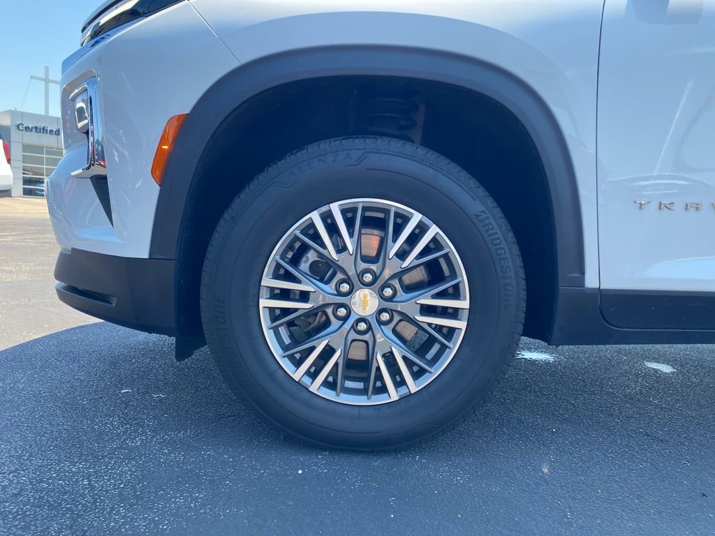 Used 2024 Chevrolet Traverse LT image 16