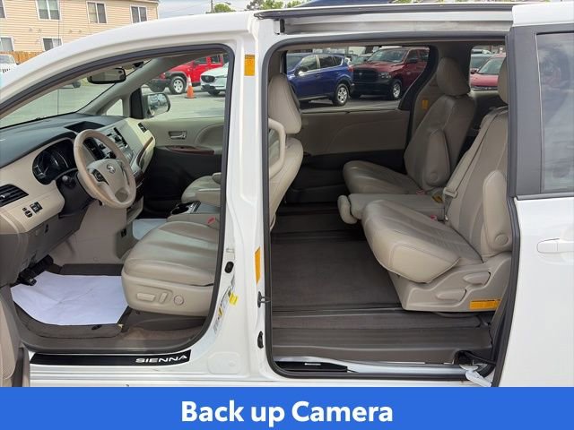 Used 2014 Toyota Sienna XLE FWD image 9