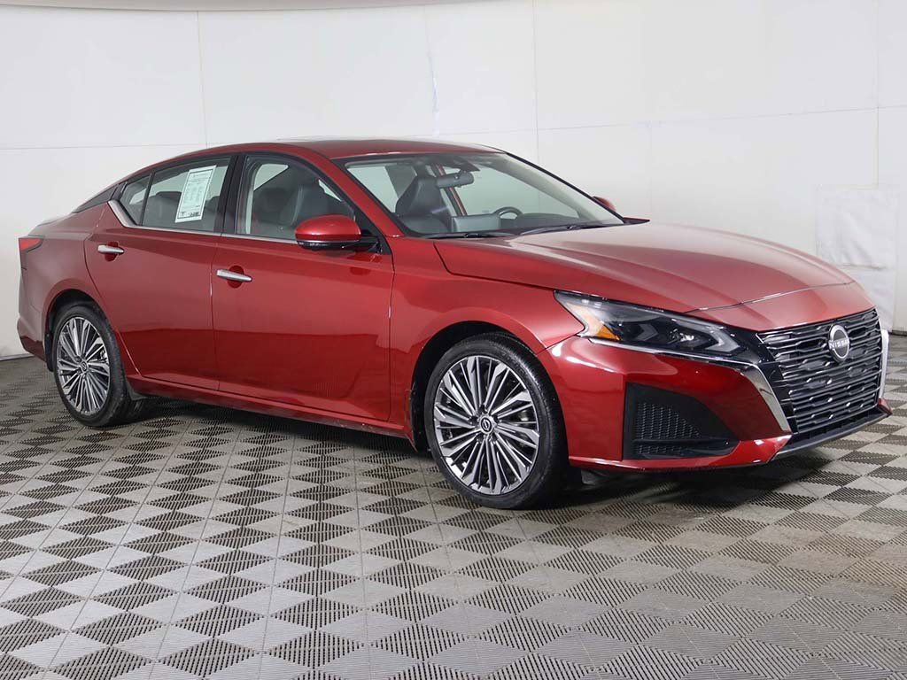 Used 2023 Nissan Altima 2.5 SL image 2