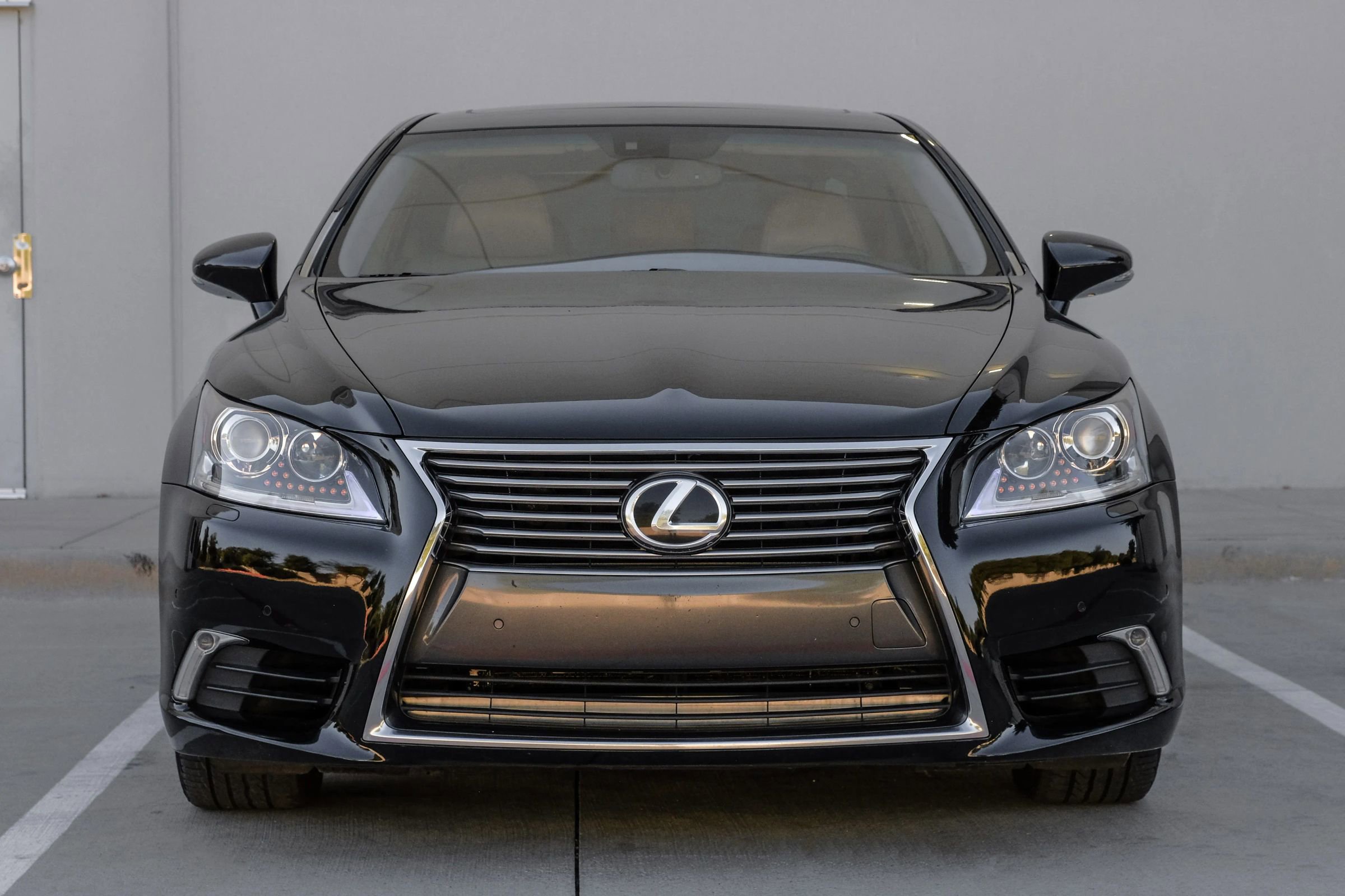 Used 2014 Lexus LS 460 AWD w/ Comfort Package image 16