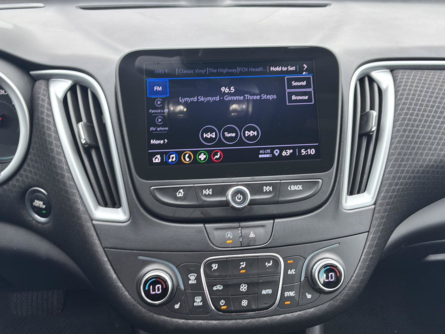Used 2023 Chevrolet Malibu LT FWD image 12