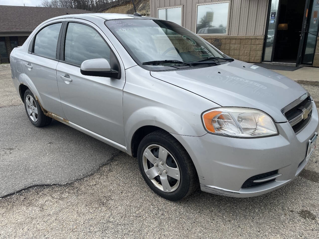Used 2010 Chevrolet Aveo LT w/ Power and Convenience Package image 2