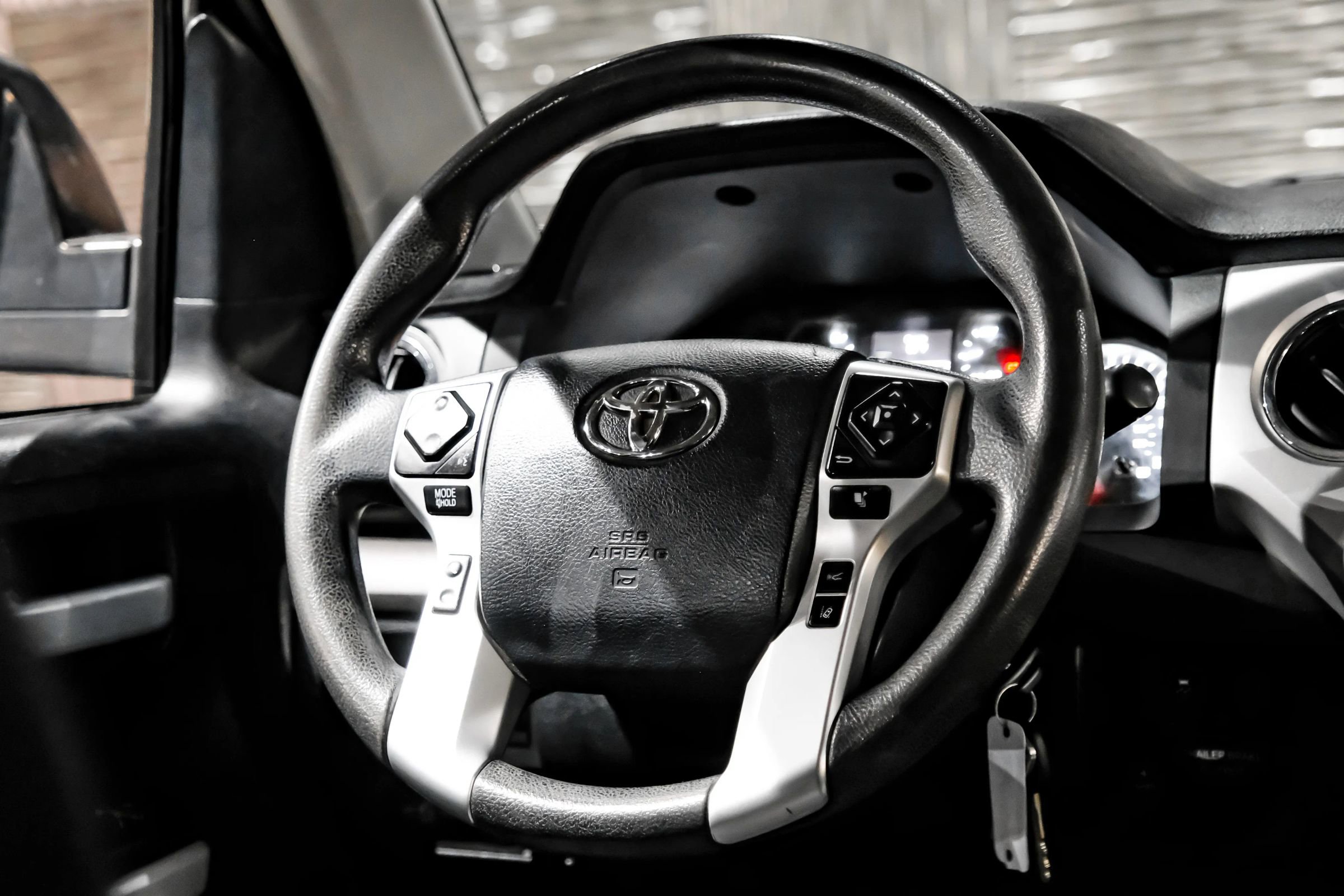 Used 2019 Toyota Tundra SR5 w/ SR5 Upgrade Package AWD/4WD image 22