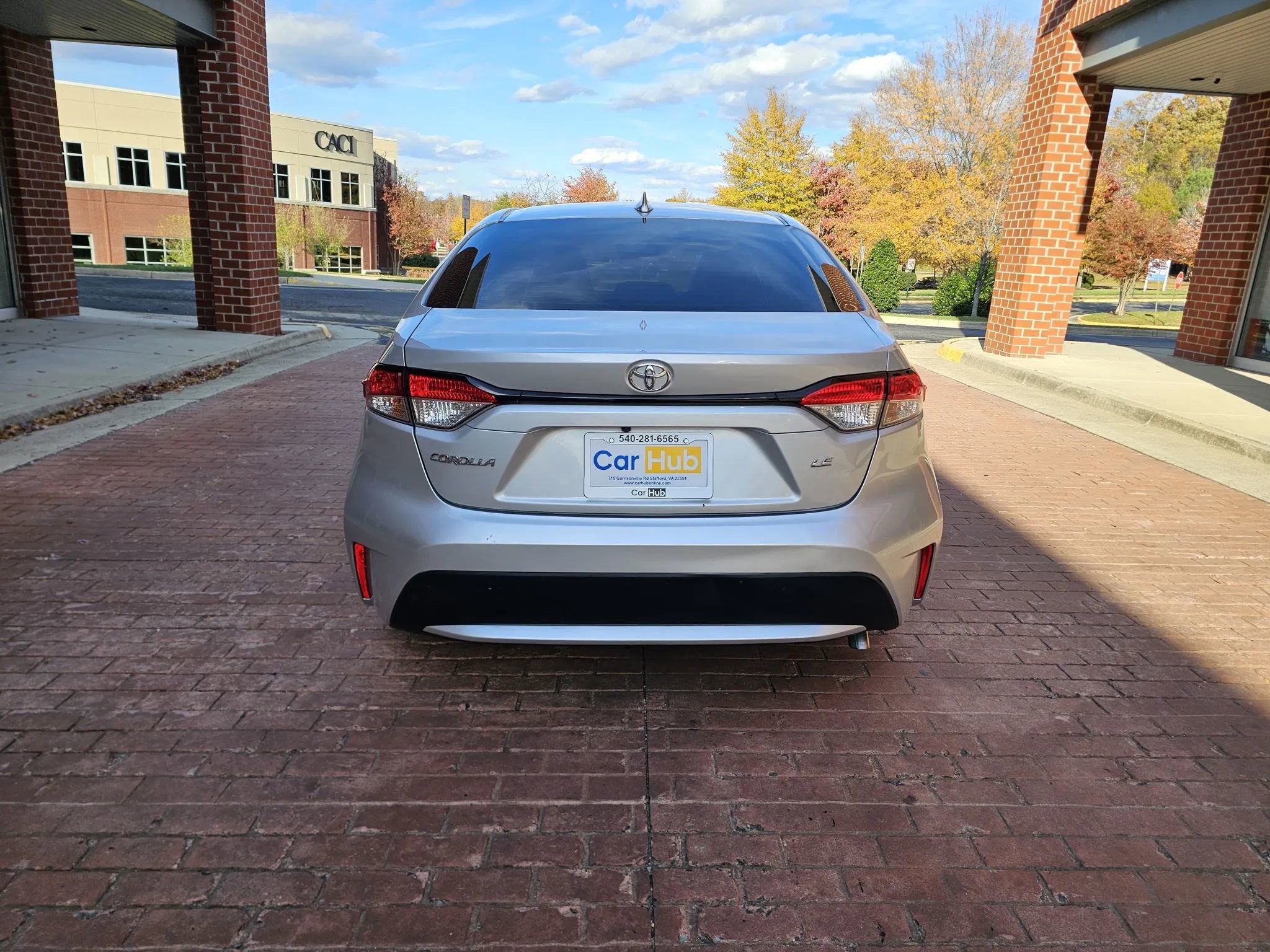 Used 2021 Toyota Corolla LE image 5